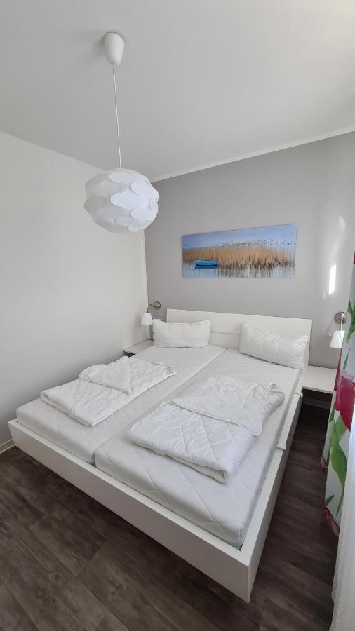 Bernstein Apartment Gelbensande ภายนอก รูปภาพ